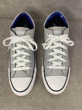 Converse Chuck Taylor All Srar Gray Woman's Low-Top Size 9